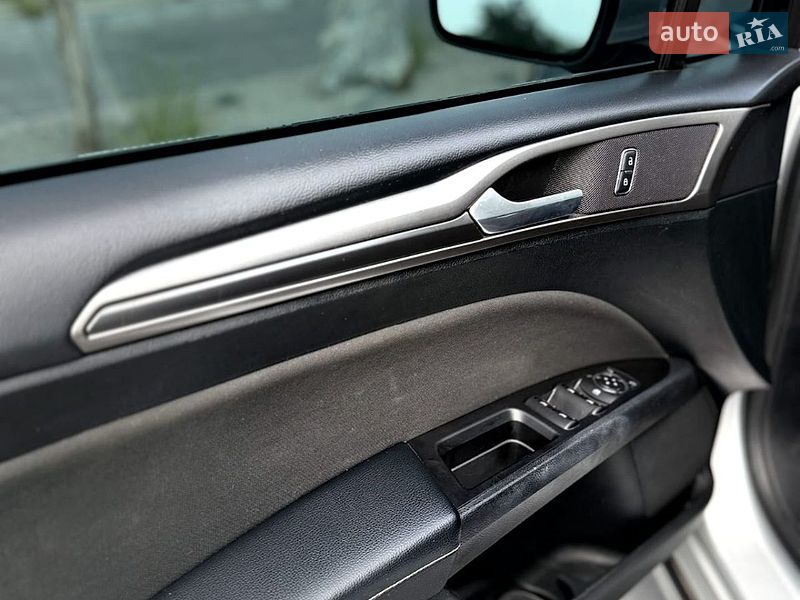 Седан Ford Fusion 2016 в Южноукраинске