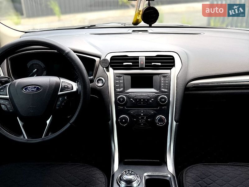 Седан Ford Fusion 2016 в Южноукраинске