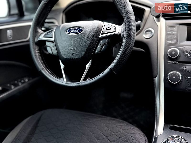 Седан Ford Fusion 2016 в Южноукраинске