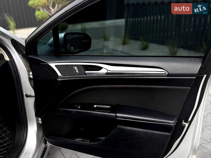 Седан Ford Fusion 2016 в Южноукраинске