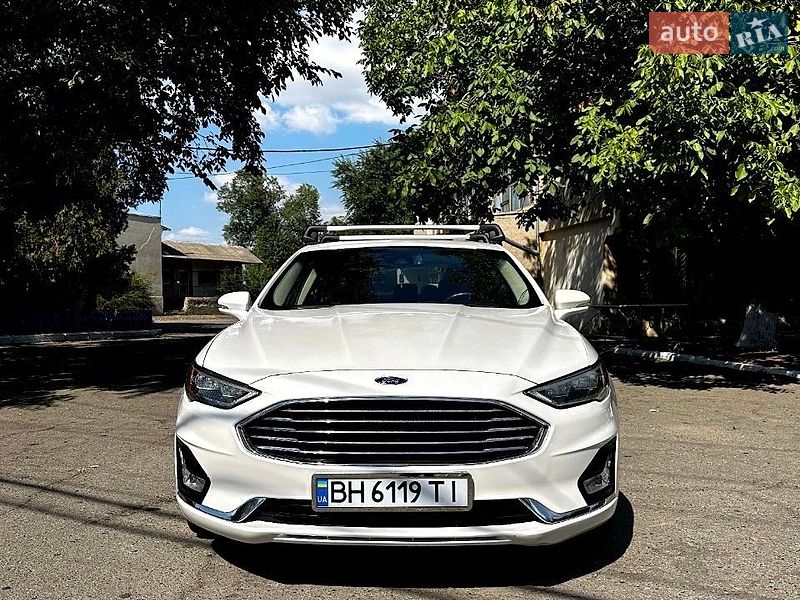 Седан Ford Fusion 2019 в Татарбунарах