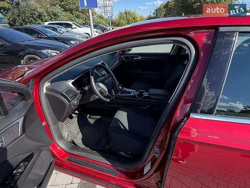 Седан Ford Fusion 2015 в Львові