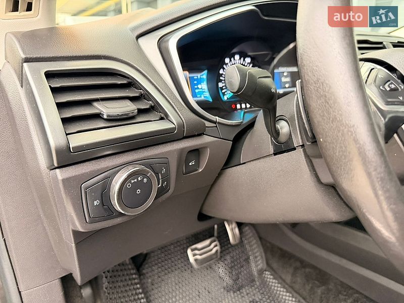 Седан Ford Fusion 2015 в Вінниці