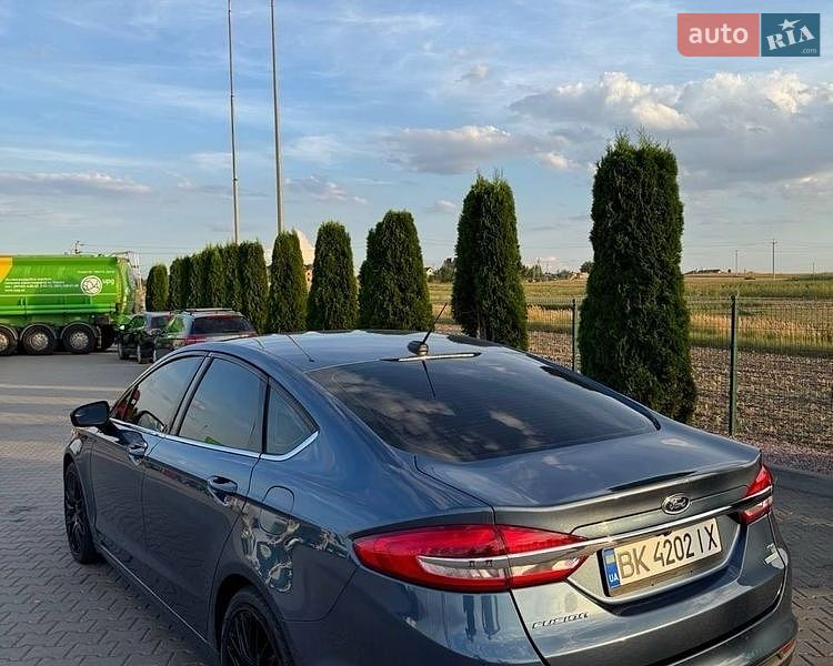 Седан Ford Fusion 2017 в Ровно