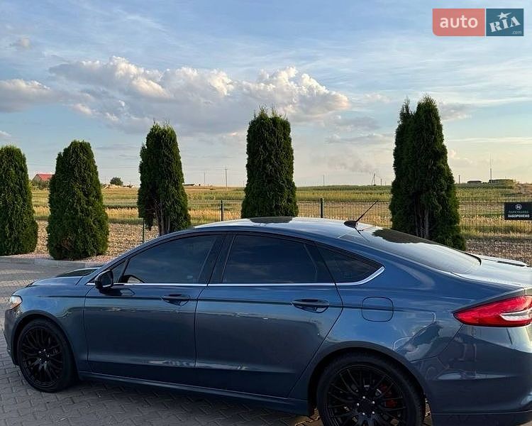 Седан Ford Fusion 2017 в Ровно