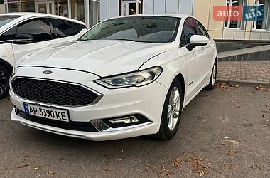 Седан Ford Fusion 2017 в Смілі