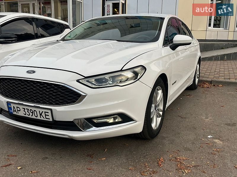 Седан Ford Fusion 2017 в Смілі