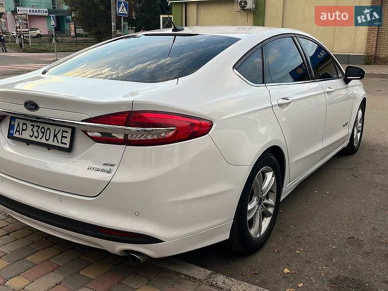 Седан Ford Fusion 2017 в Смілі