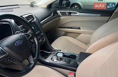 Седан Ford Fusion 2017 в Смеле