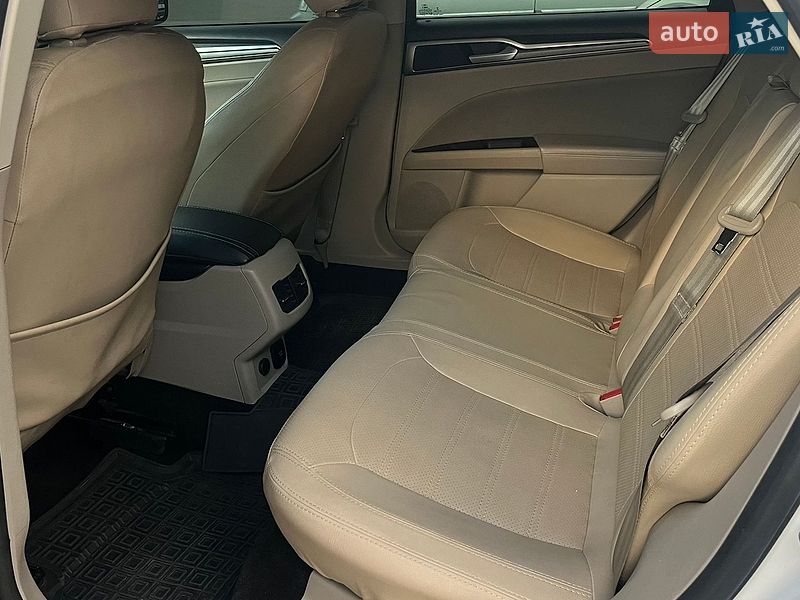 Седан Ford Fusion 2017 в Смеле