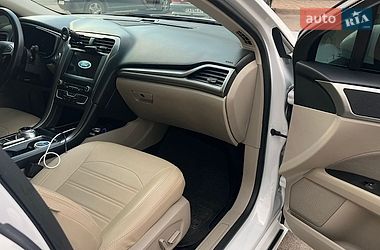 Седан Ford Fusion 2017 в Смілі