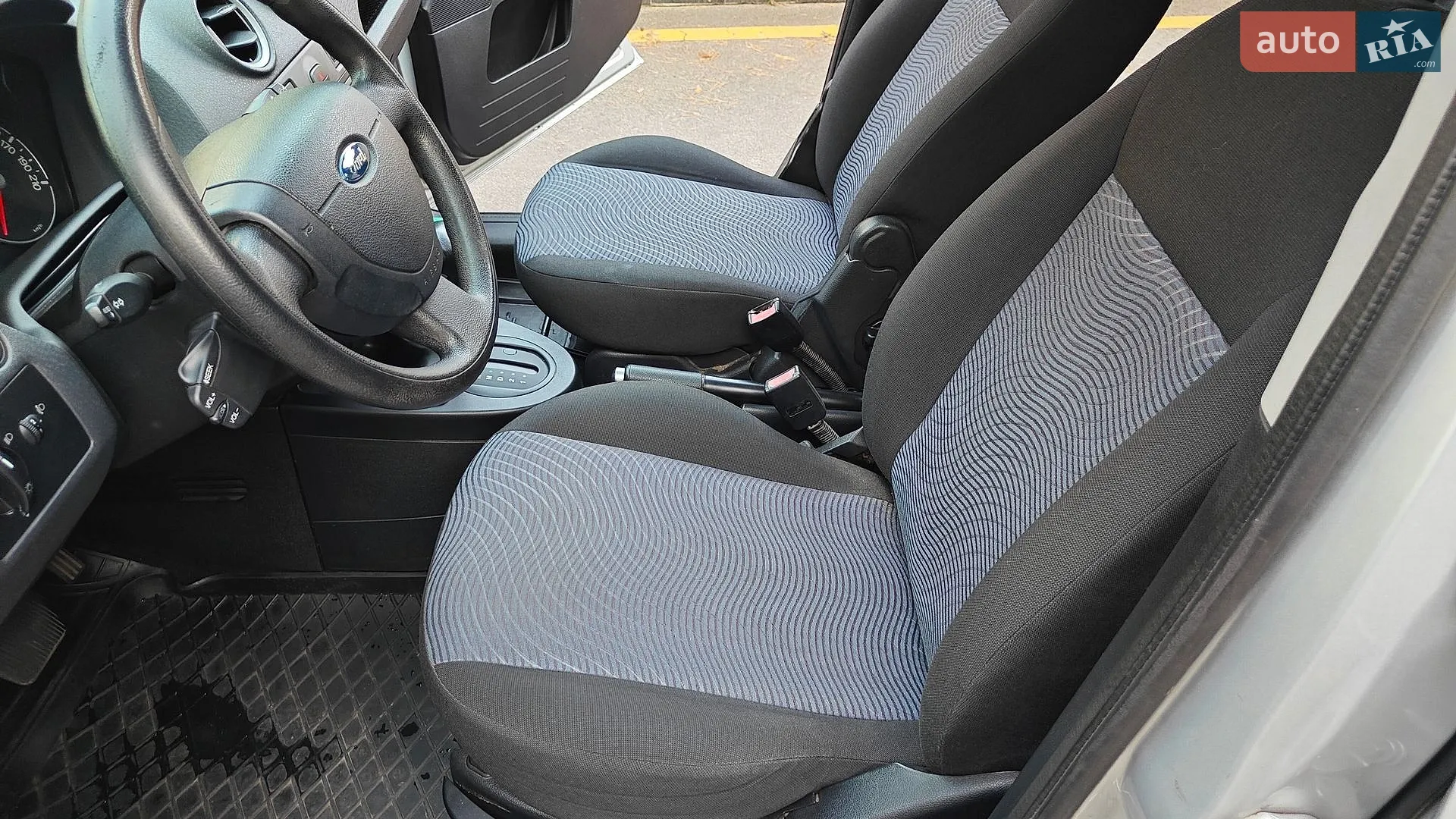 2010 Ford Fusion - мініатюра 18
