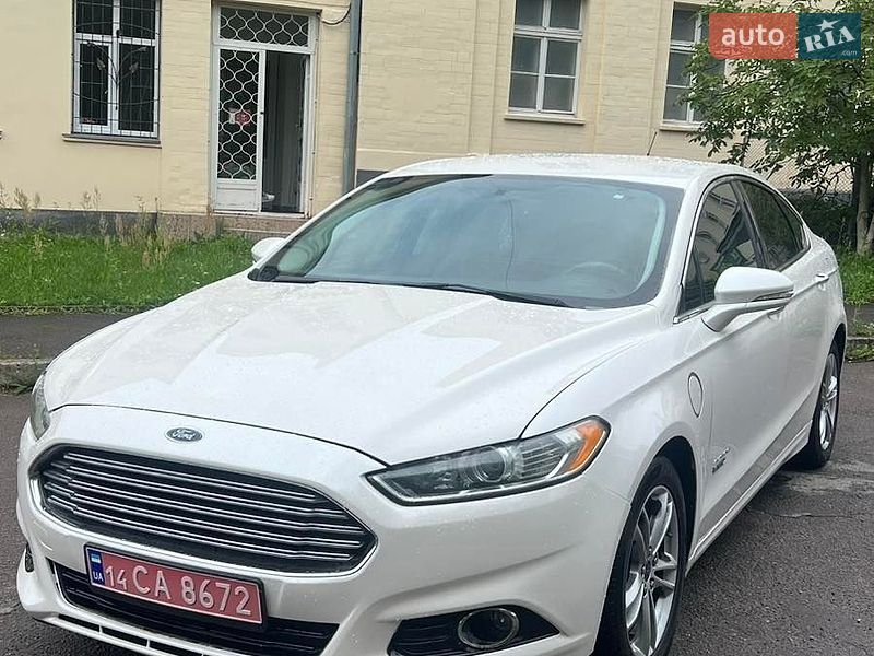 Седан Ford Fusion 2016 в Львове