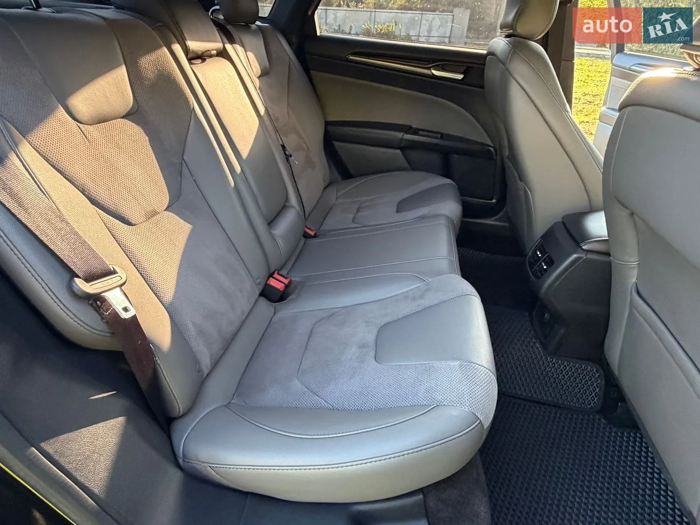 2016 Ford Fusion - мініатюра 37
