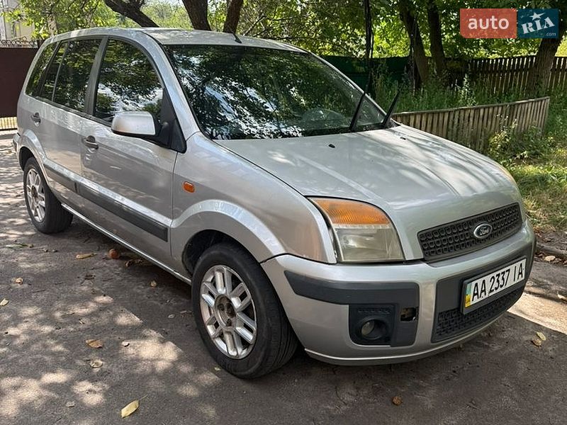 Хэтчбек Ford Fusion 2008 в Киеве