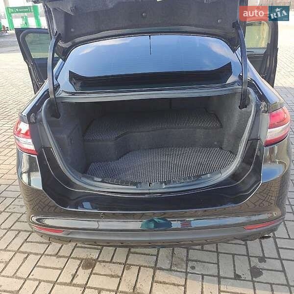 Седан Ford Fusion 2017 в Ужгороді