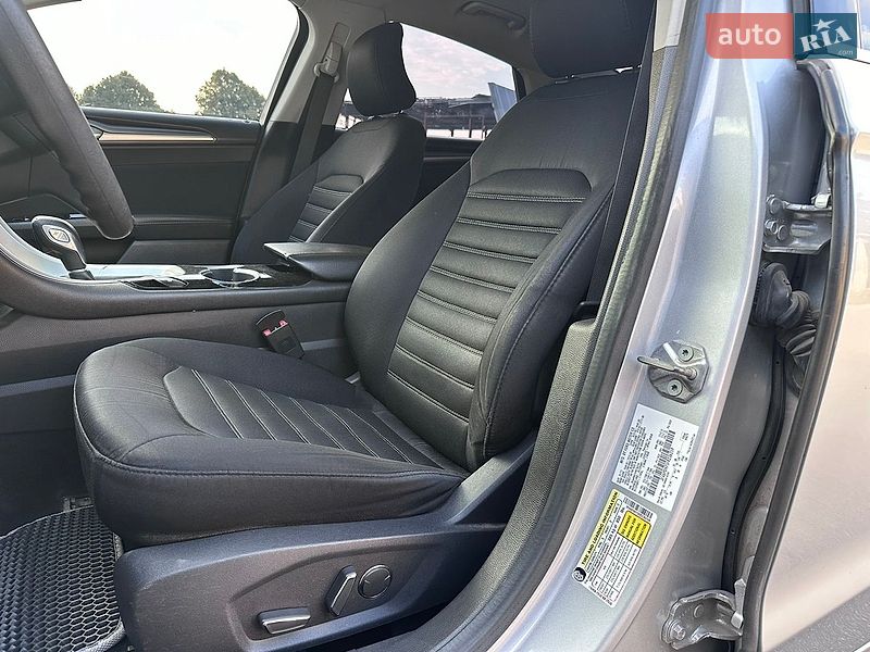 Седан Ford Fusion 2015 в Богуславі