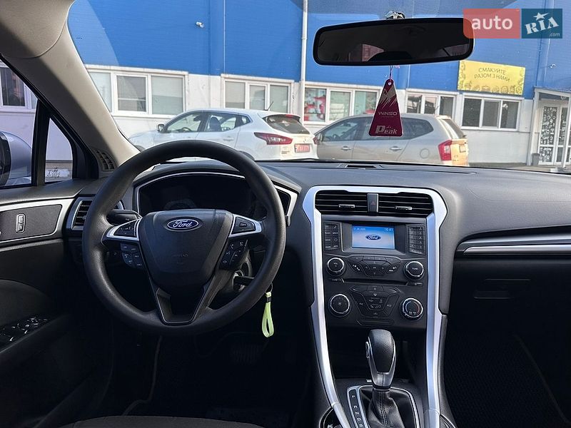 Седан Ford Fusion 2015 в Богуславі