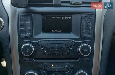 Седан Ford Fusion 2016 в Попельне
