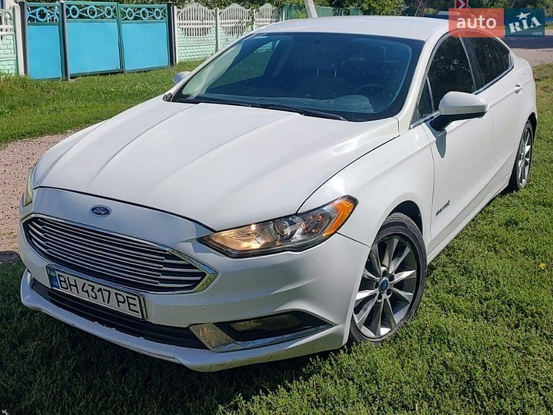 Седан Ford Fusion 2016 в Попельне