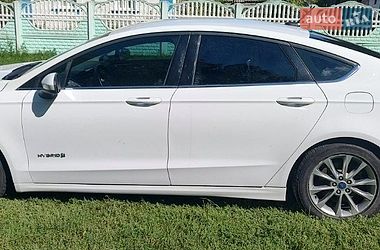 Седан Ford Fusion 2016 в Попельне
