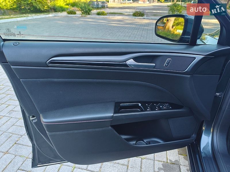 Седан Ford Fusion 2015 в Дрогобичі