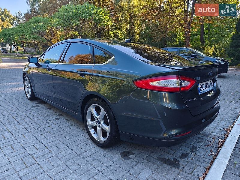 Седан Ford Fusion 2015 в Дрогобичі