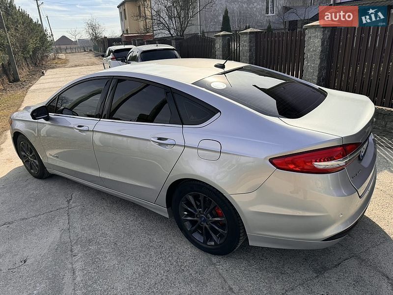Седан Ford Fusion 2017 в Дрогобыче