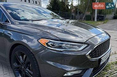 Седан Ford Fusion 2016 в Львові