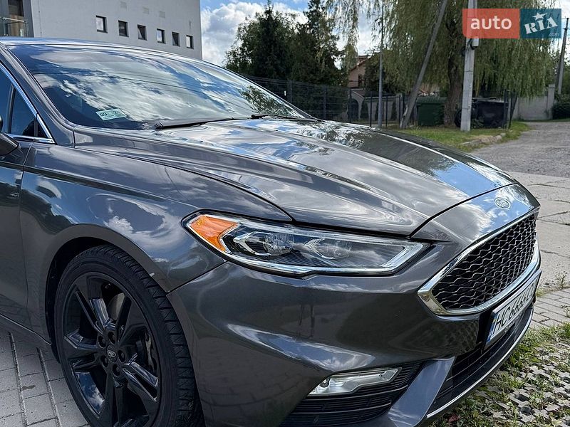 Седан Ford Fusion 2016 в Львові