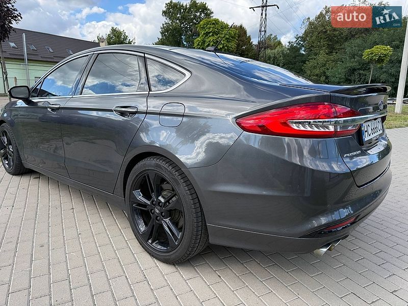 Седан Ford Fusion 2016 в Львові