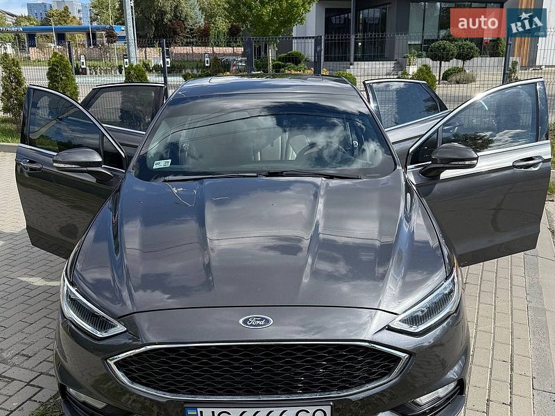 Седан Ford Fusion 2016 в Львові