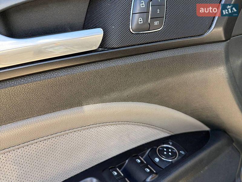 Седан Ford Fusion 2016 в Львові