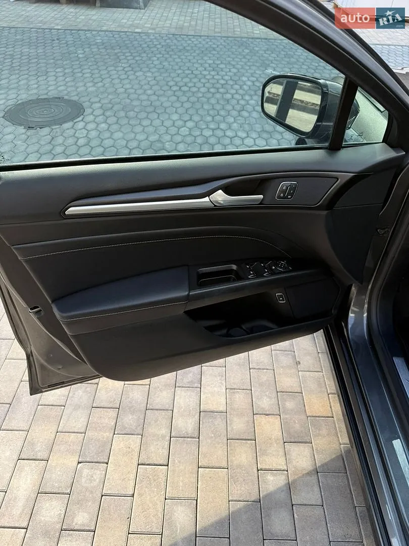 2016 Ford Fusion - мініатюра 32