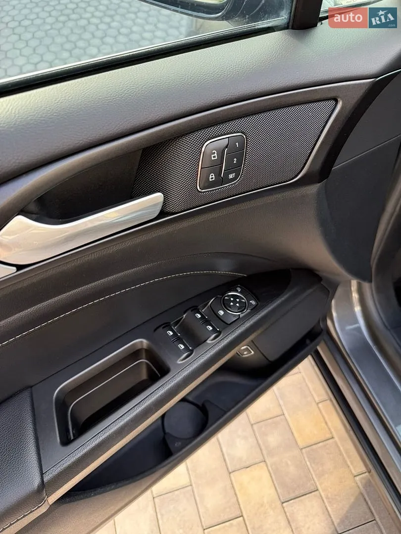 2016 Ford Fusion - мініатюра 33