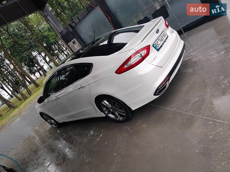 Седан Ford Fusion 2012 в Львове