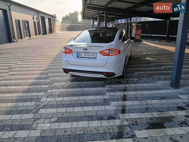 Седан Ford Fusion 2012 в Львове