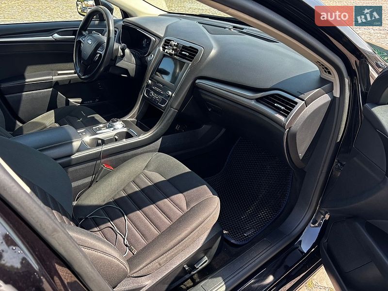 Седан Ford Fusion 2018 в Мукачево