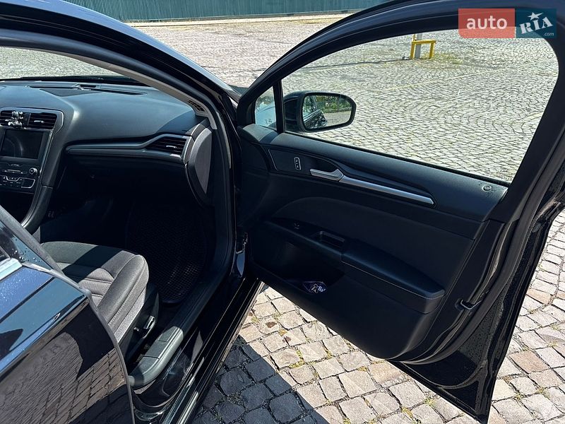 Седан Ford Fusion 2018 в Мукачево