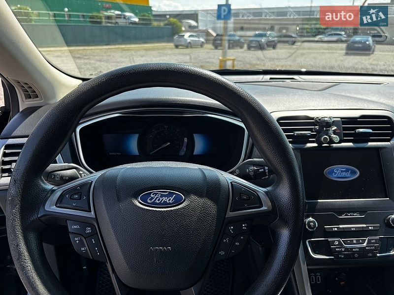Седан Ford Fusion 2018 в Мукачево