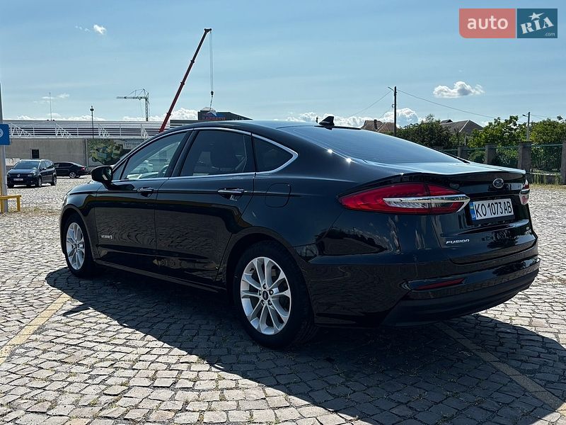 Седан Ford Fusion 2018 в Мукачево