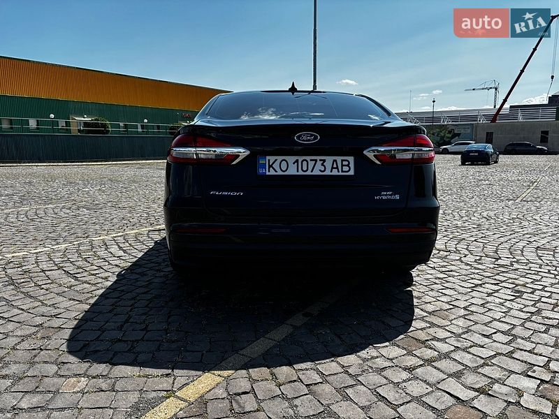 Седан Ford Fusion 2018 в Мукачево