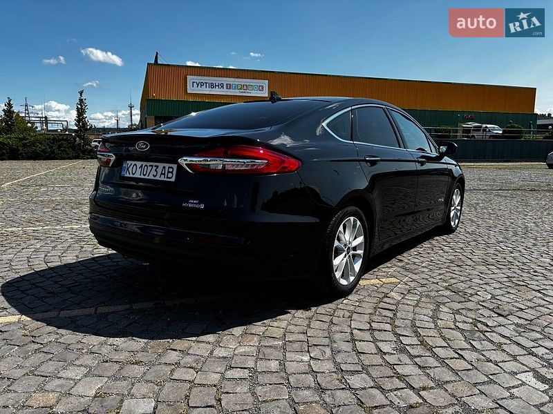 Седан Ford Fusion 2018 в Мукачево