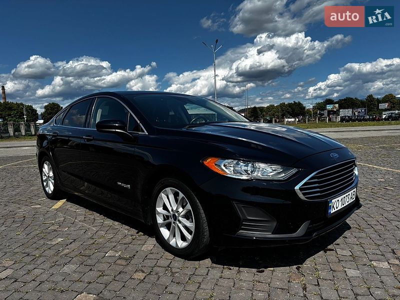 Седан Ford Fusion 2018 в Мукачево
