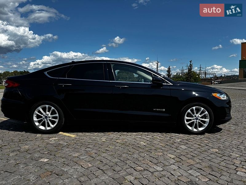 Седан Ford Fusion 2018 в Мукачево
