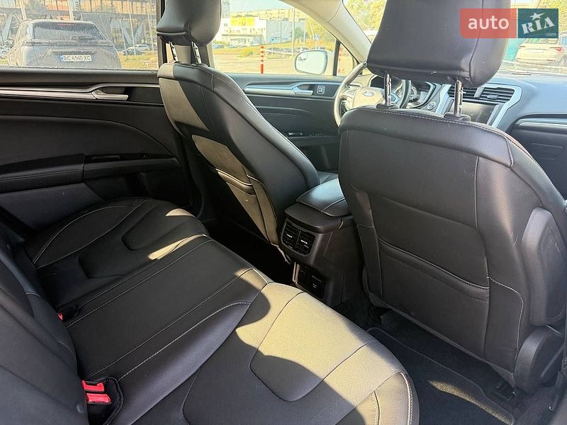 Седан Ford Fusion 2016 в Львові