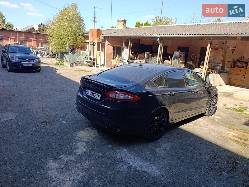 Седан Ford Fusion 2015 в Рівному