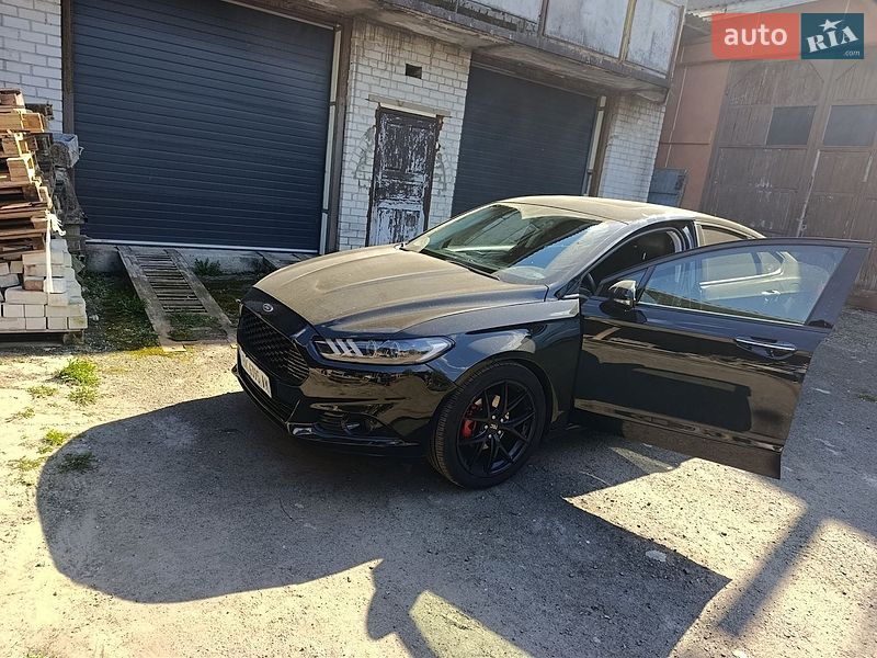 Седан Ford Fusion 2015 в Рівному