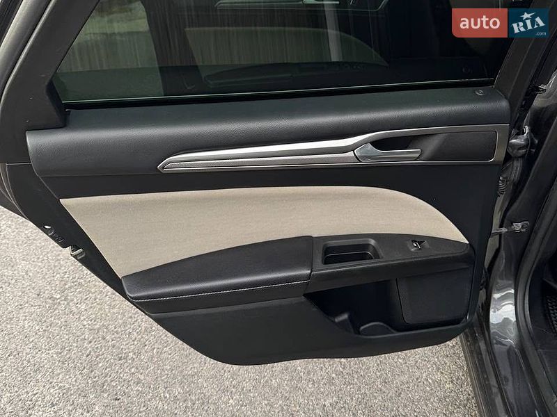 Седан Ford Fusion 2016 в Дніпрі