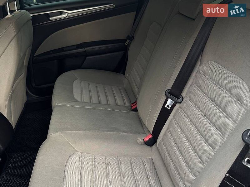 Седан Ford Fusion 2016 в Дніпрі